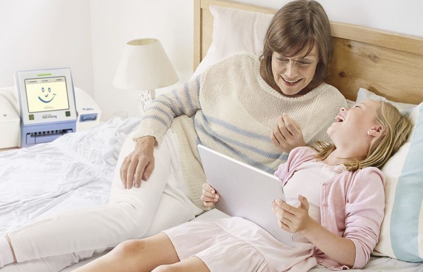 csm_BAS012_PD_patient_with_grandchild_5f939eb5ce