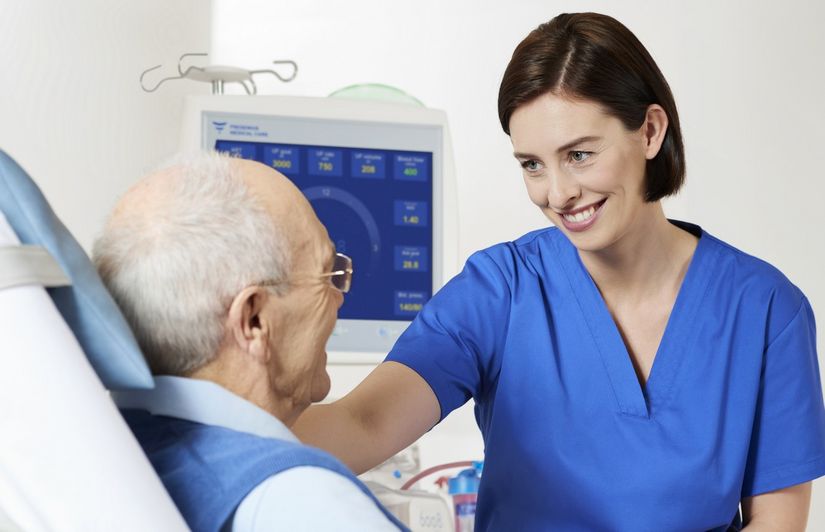 csm_BAS012_Patient_receiving_hemodialysis_treatment_cbbd199ce0